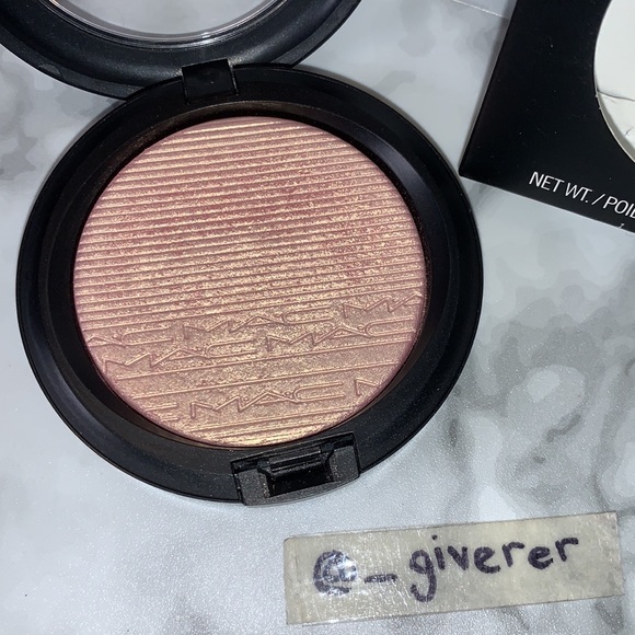 BEAMING BLUSH Extra Dimension Skinfinish MAC Highlighter - Picture 4 of 17